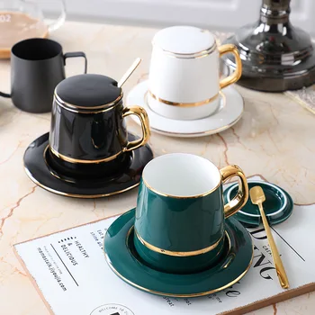 Европейската малка луксозна проста чашата за кафе с блюдцем, колекция от керамични чаши, семеен чай, набор от кафе чаши, коледни чаши